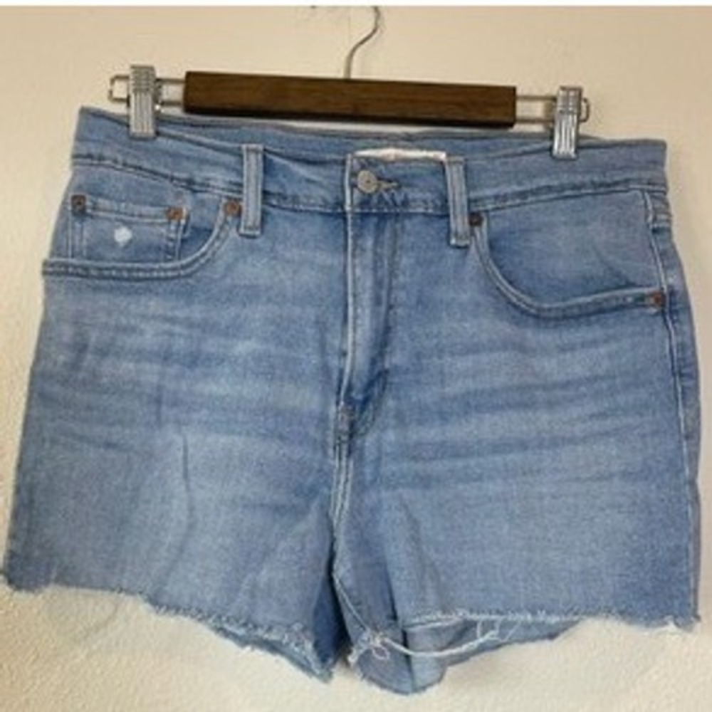 Levis High Rise Denim Shorts Light Wash Blue Raw Hem 72878-0037 Size 31